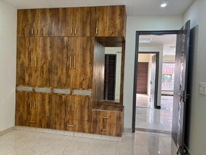 Furnished Amenities in 3 BHK Builder Floor at Sector 46 – for Rent