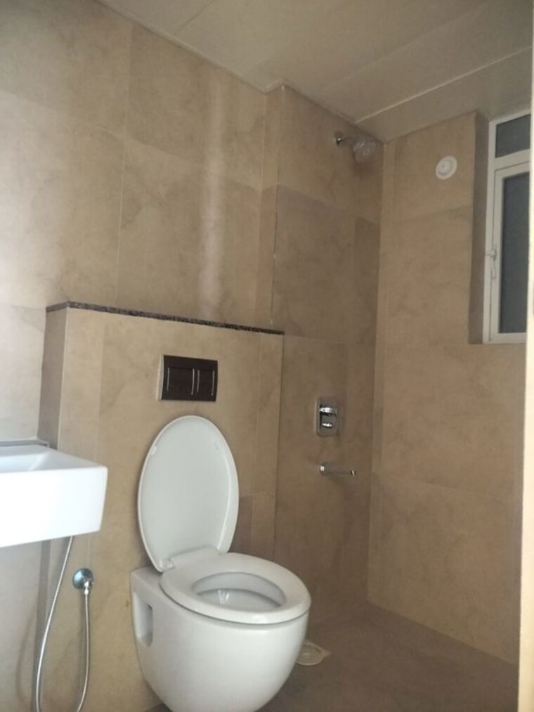 Bathroom, dgs-sheetal-ekta 2 Bedroom 615 Sq.Ft. Apartment In Malad East Mumbai 10549339