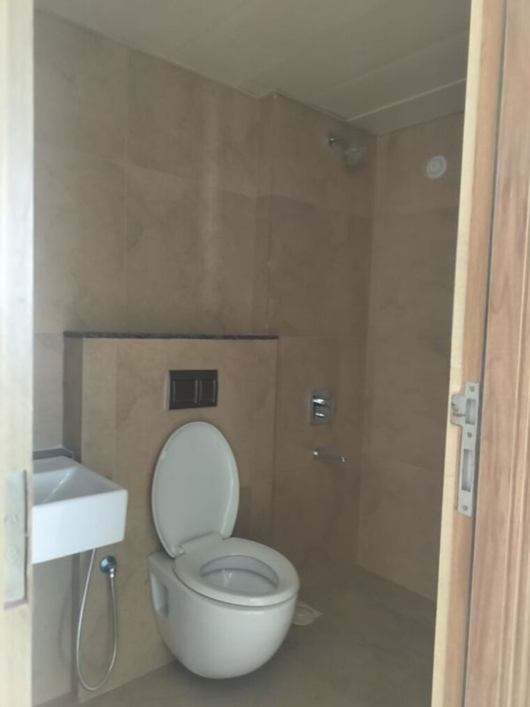 Bathroom, dgs-sheetal-ekta 2 Bedroom 615 Sq.Ft. Apartment In Malad East Mumbai 10549339