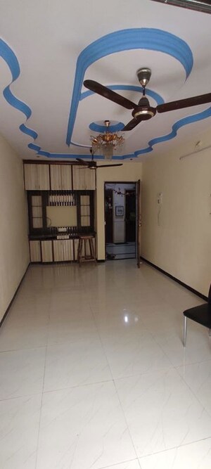 Room in 2 BHK Apartment at Man Opus, Mira Road – for Rent