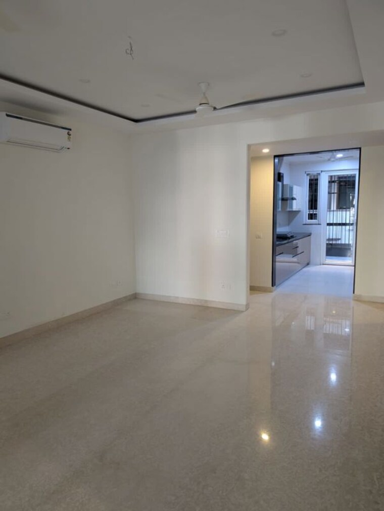 Room, dlf phase ii 3 Bedroom 2000 Sq.Ft. Builder Floor In Dlf Phase ii Gurgaon 10549372