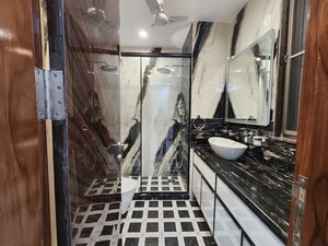 Balcony in 3 BHK Builder Floor at Dlf Phase ii – for Sale