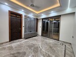 3 BHK + Servant Room 2000 Sq.Ft. Builder Floor in DLF Phase II