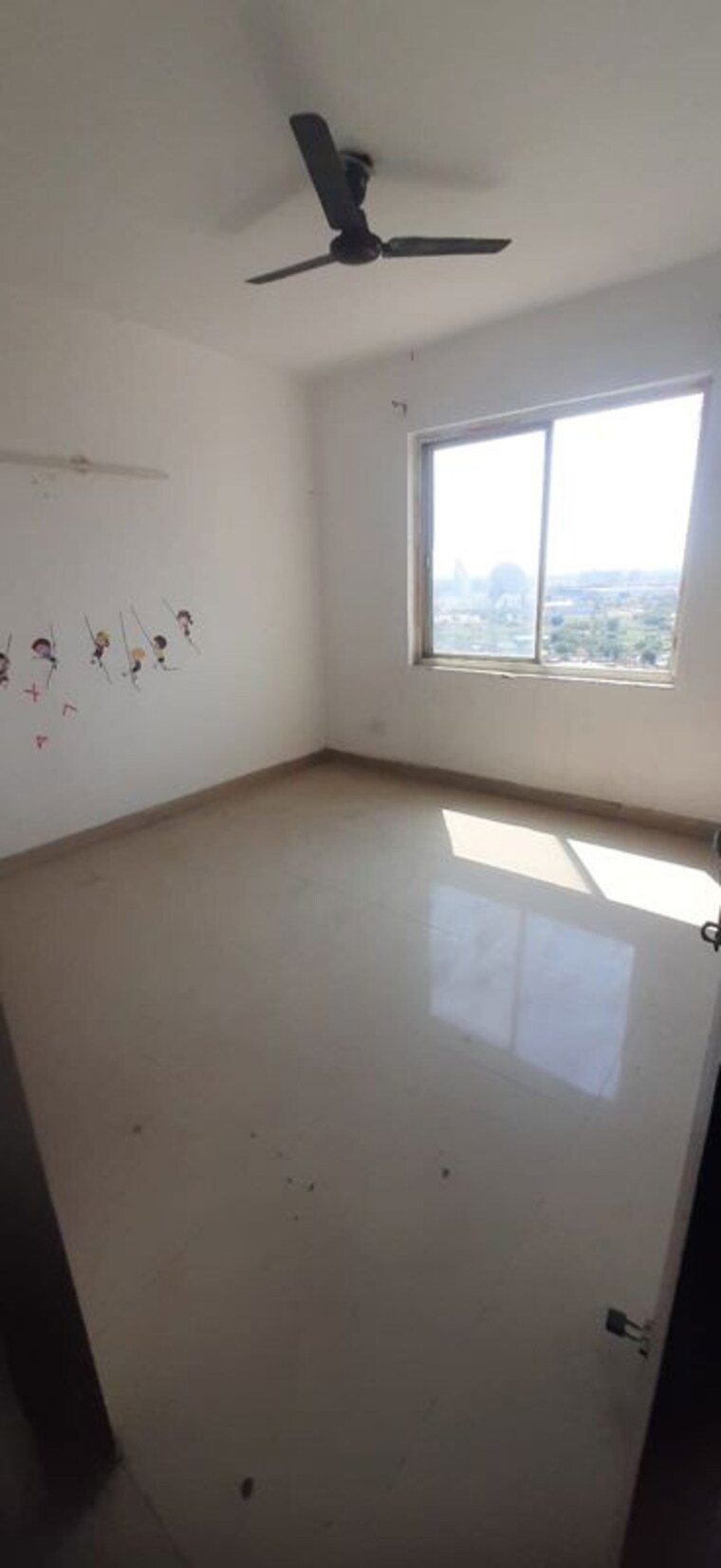 Room, bptp-district 3 Bedroom 180 Sq.Yd. Builder Floor In Sector 81 Faridabad 10549390