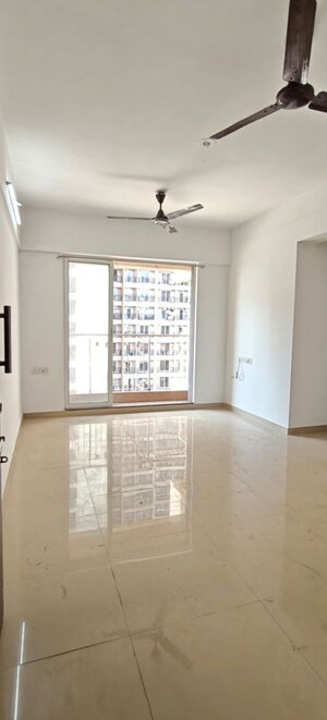 2 BHK Apartment For Rent in Godrej Emerald, Ghodbunder Road