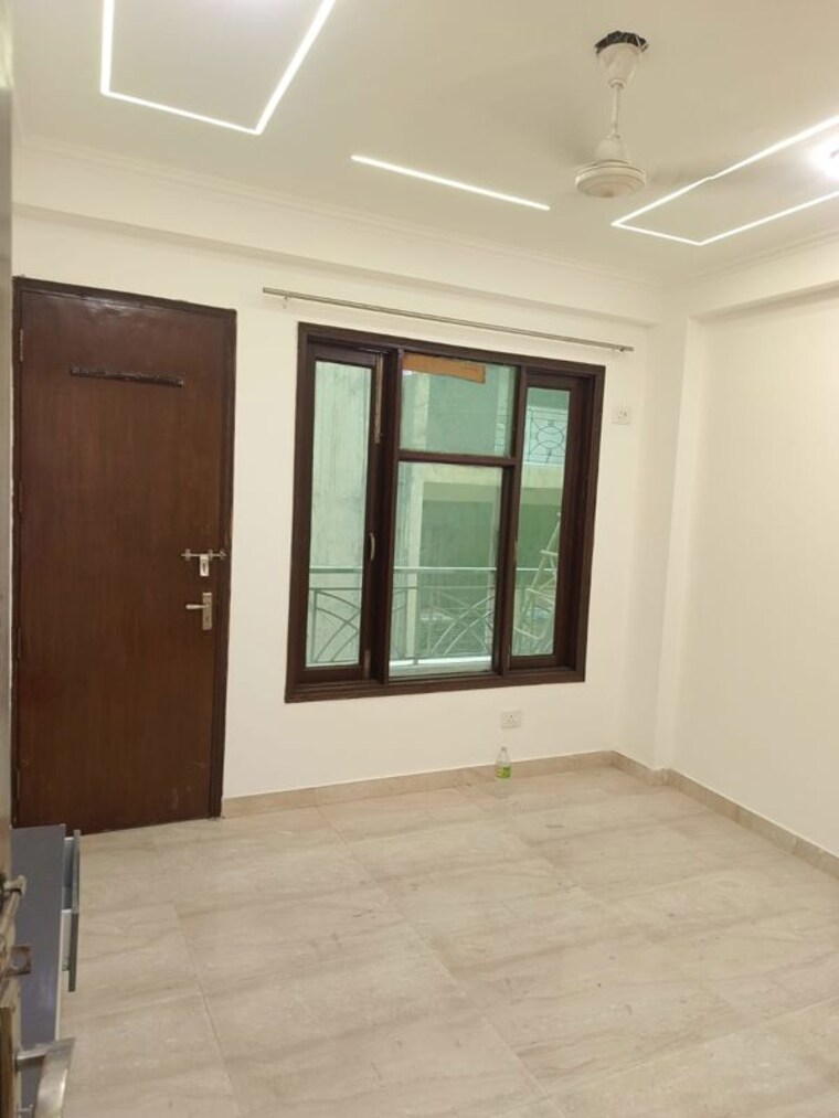  Parking, saket 3 Bedroom 850 Sq.Ft. Builder Floor In Saket Delhi 10549421