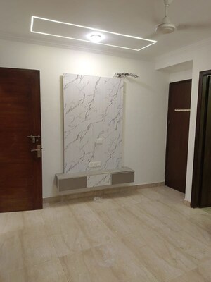 Room in 3 BHK Builder Floor at Saket – for Rent