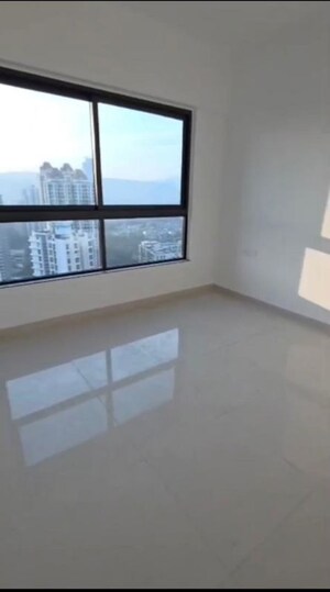 Room in 3 BHK Apartment at Kalpataru Immensa, Kolshet Road – for Sale