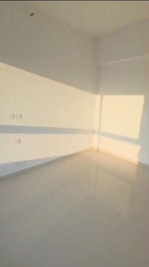 Room in 3 BHK Apartment at Kalpataru Immensa, Kolshet Road – for Sale