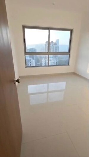 Room in 3 BHK Apartment at Kalpataru Immensa, Kolshet Road – for Sale