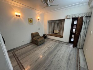Bedroom in 2 BHK Builder Floor at Dlf Phase I – for Rent