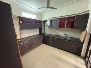 Kitchen in 2 BHK Builder Floor at Dlf Phase I – for Rent