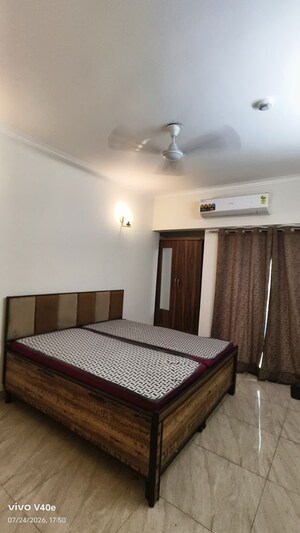 Bedroom in 2 BHK Apartment at Gaur City 7th Avenue, Sector 4 Greater Noida – for Rent