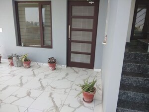 Room in 3 BHK Builder Floor at Aerocity – for Rent