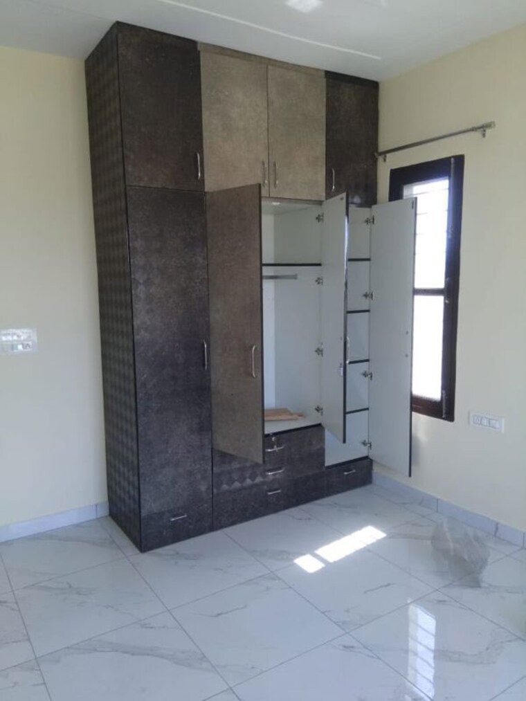 Room, aerocity 3 Bedroom 200 Sq.Yd. Builder Floor In Aerocity Mohali 10549460