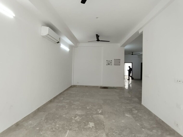Room, ss-linden 4 Bedroom 2700 Sq.Ft. Builder Floor In Sector 84 Gurgaon 10549464