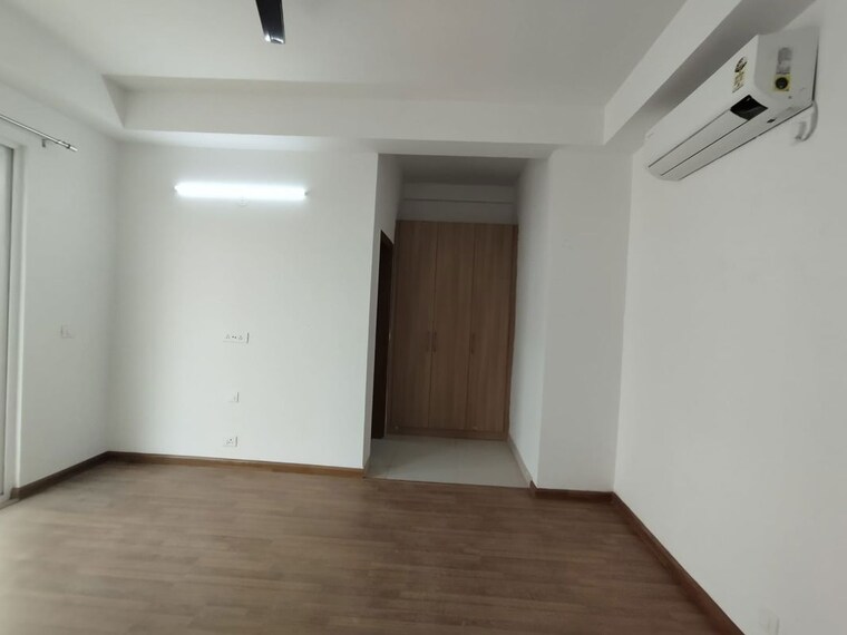 Room, ss-linden 4 Bedroom 2700 Sq.Ft. Builder Floor In Sector 84 Gurgaon 10549464