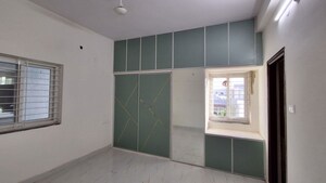 Room in 3 BHK Apartment at Madhapur – for Rent
