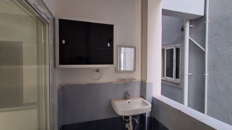 Bathroom, madhapur 3 Bedroom 1700 Sq.Ft. Apartment In Madhapur Hyderabad 10549479