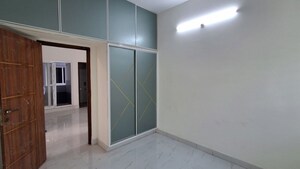 Room in 3 BHK Apartment at Madhapur – for Rent