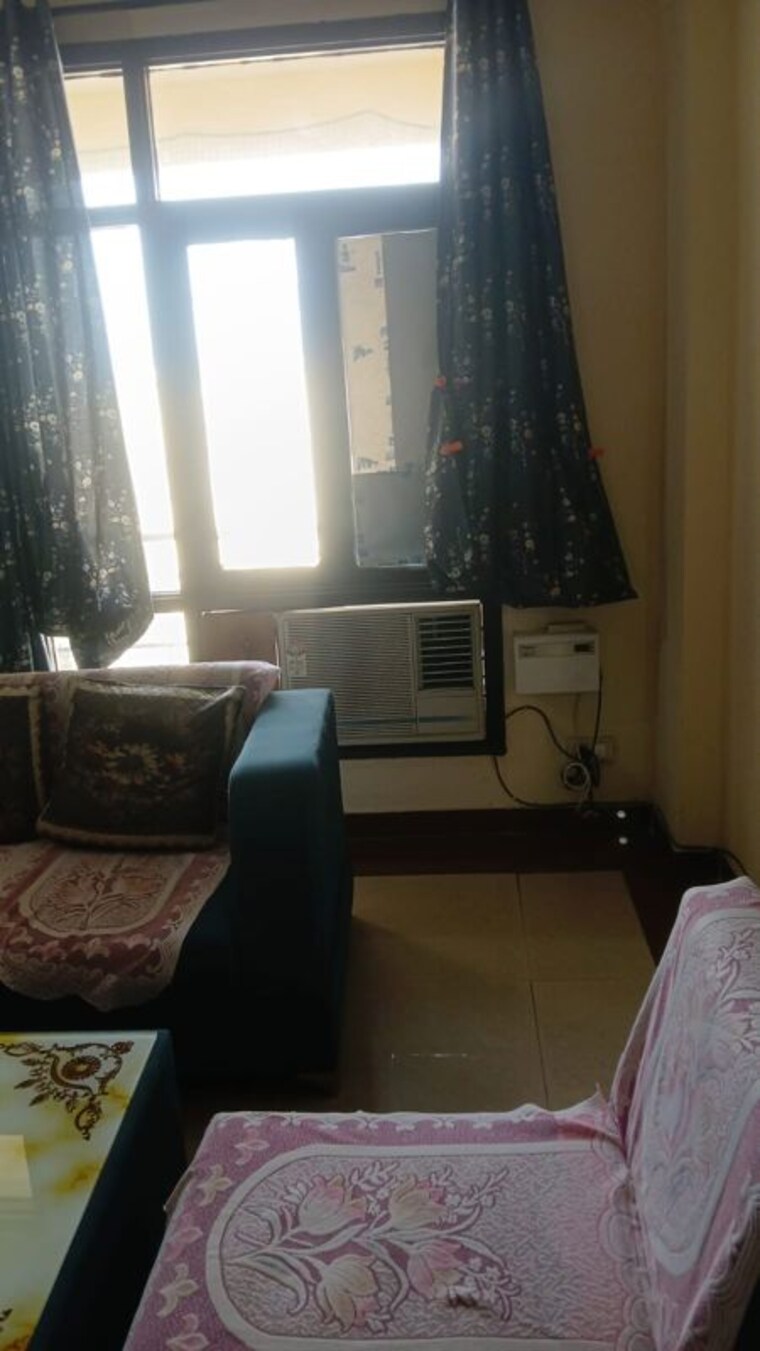 Living Room, jaipurias-sunrise-greens-zirakpur 2 Bedroom 200 Sq.Yd. Builder Floor In Vip Road Zirakpur 10549487