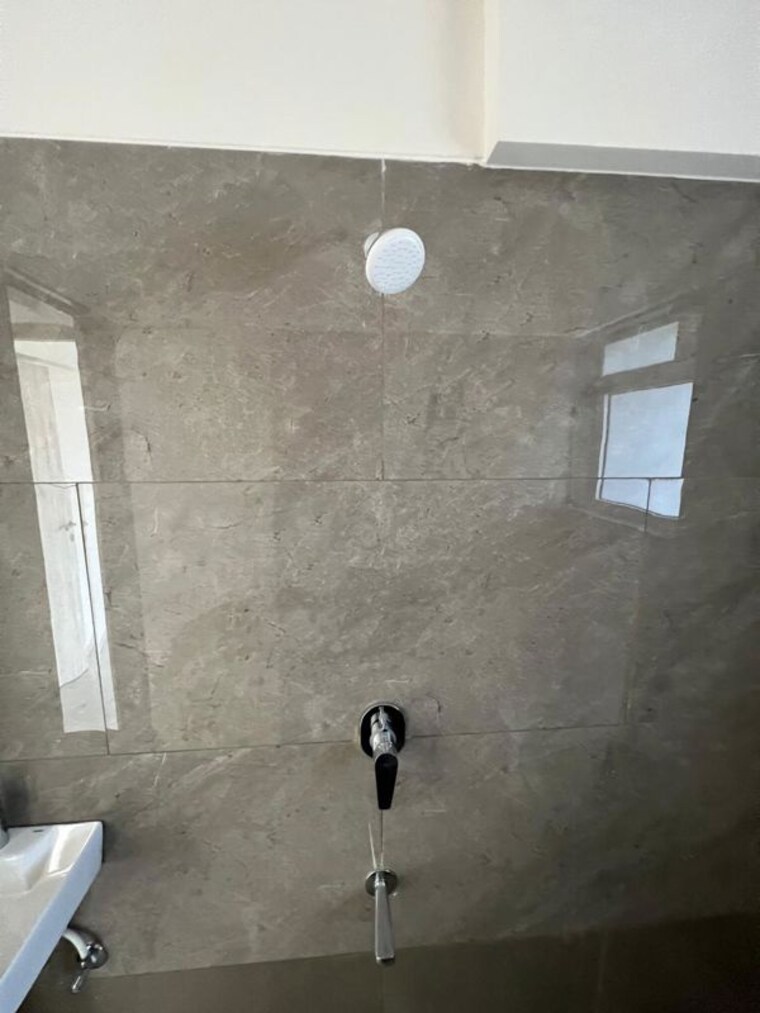 Bathroom, mahaveer-solitaire-edge 2 Bedroom 634 Sq.Ft. Apartment In Kandivali East Mumbai 10549466