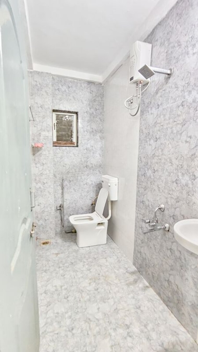 Bathroom, anand-park 2.5 Bedroom 910 Sq.Ft. Apartment In Wadgaon Sheri Pune 10549478