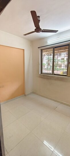 2 BHK Apartment For Rent in RNA Broadway Avenue