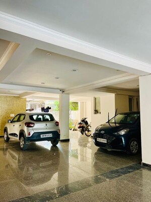 Parking in 2 BHK Builder Floor at Sector 56 – for Rent