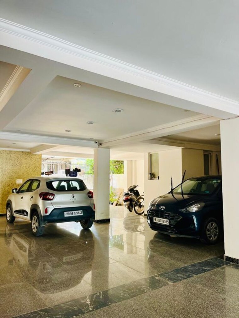  Parking, sector 56 2 Bedroom 1500 Sq.Ft. Builder Floor In Sector 56 Gurgaon 10549519