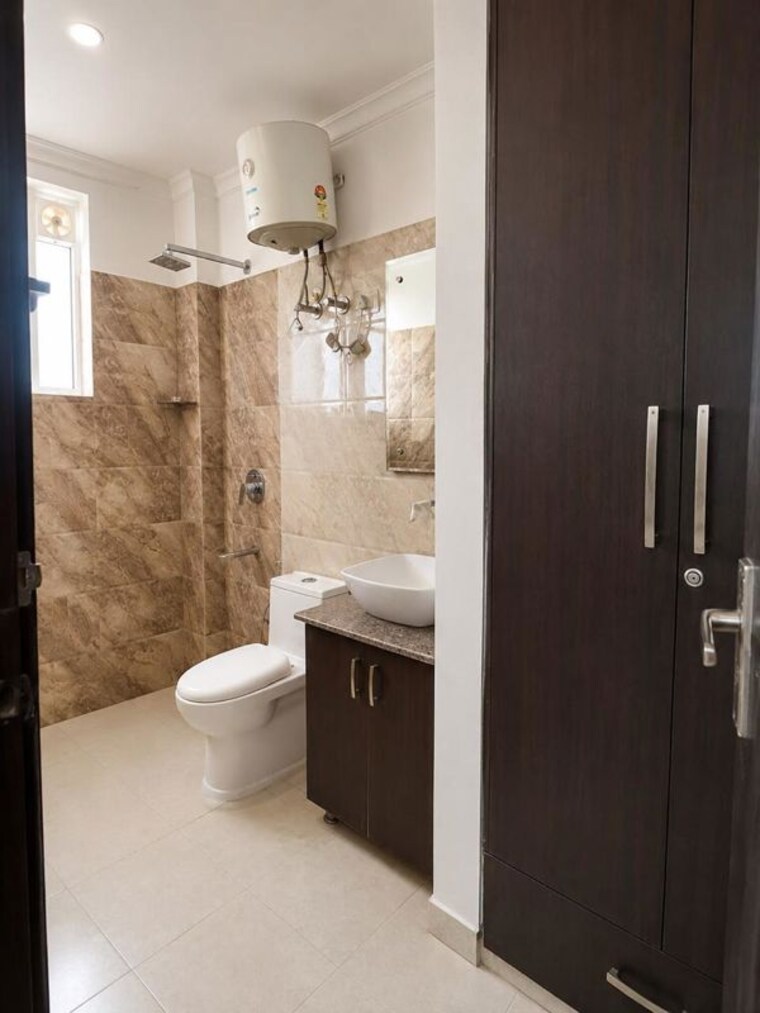 Bathroom, sector 56 2 Bedroom 1500 Sq.Ft. Builder Floor In Sector 56 Gurgaon 10549519