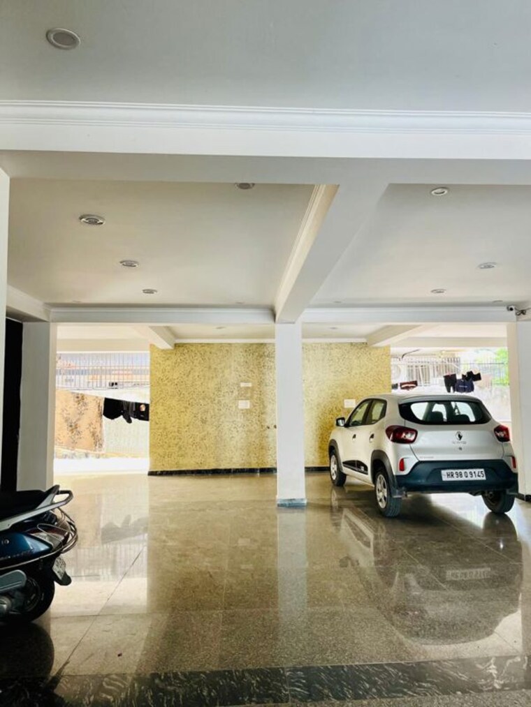  Parking, sector 56 2 Bedroom 1500 Sq.Ft. Builder Floor In Sector 56 Gurgaon 10549519