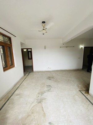 Room in 3 BHK Apartment at Sector 12 Dwarka – for Rent