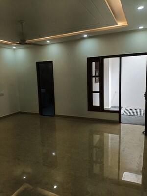 Room in 3 BHK Independent House at Vip Road – for Sale