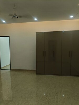 Room in 3 BHK Independent House at Vip Road – for Sale