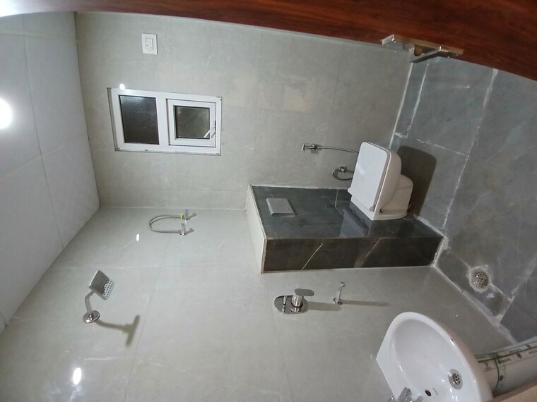 Bathroom, sector 1 greater noida 3 Bedroom 1600 Sq.Ft. Builder Floor In Sector 1 Greater Noida Greater Noida 10549553