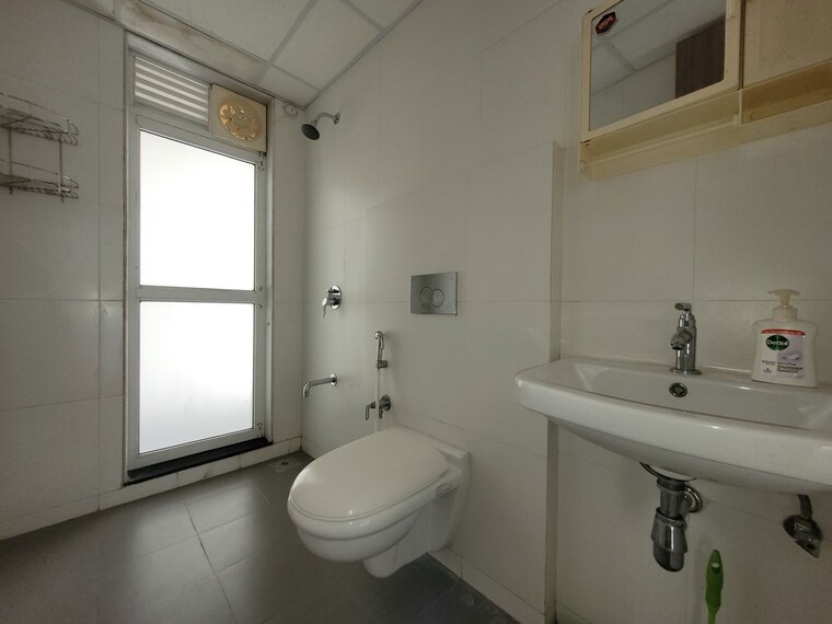 Bathroom, godrej-emerald 3 Bedroom 927 Sq.Ft. Apartment In Ghodbunder Road Thane 10549547