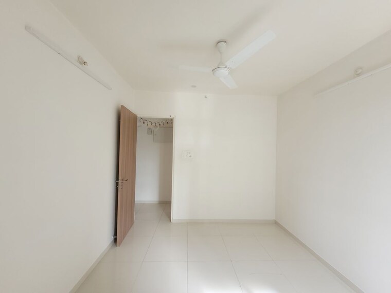 Room, godrej-emerald 3 Bedroom 927 Sq.Ft. Apartment In Ghodbunder Road Thane 10549547