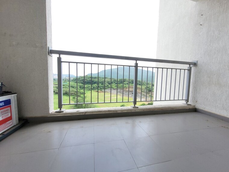 Balcony, godrej-emerald 3 Bedroom 927 Sq.Ft. Apartment In Ghodbunder Road Thane 10549547