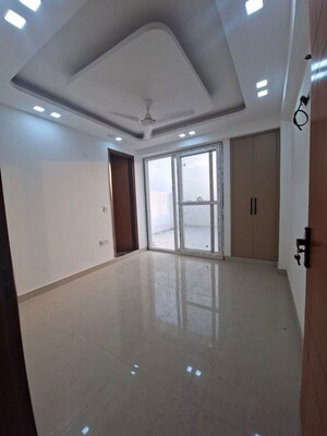 Room in 2 BHK Builder Floor at Chattarpur – for Rent