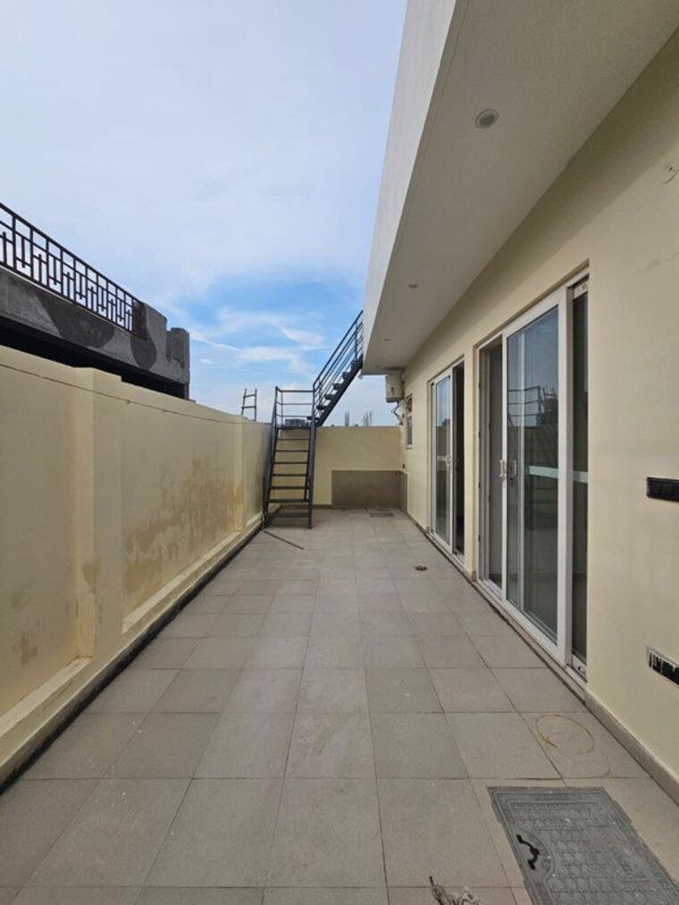 Balcony, dlf-alameda 2 Bedroom 250 Sq.Ft. Apartment In Sector 73 Gurgaon 10549594