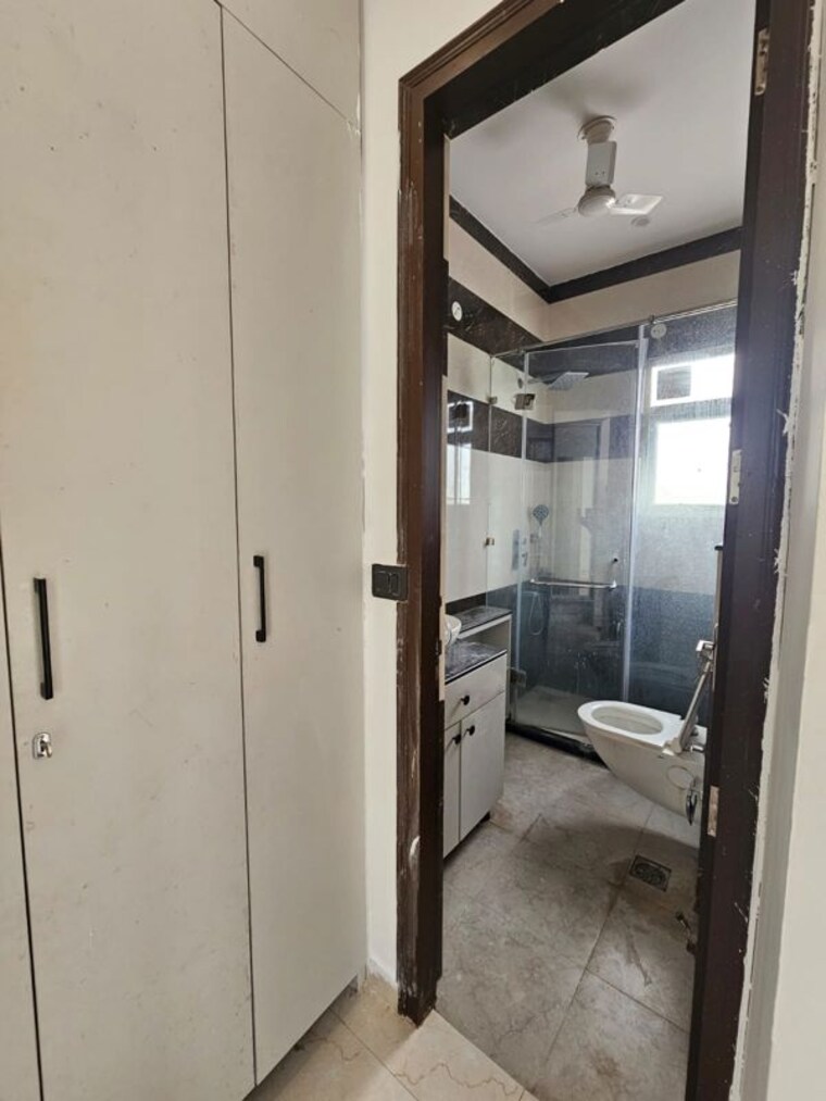 Bathroom, dlf-alameda 2 Bedroom 250 Sq.Ft. Apartment In Sector 73 Gurgaon 10549594