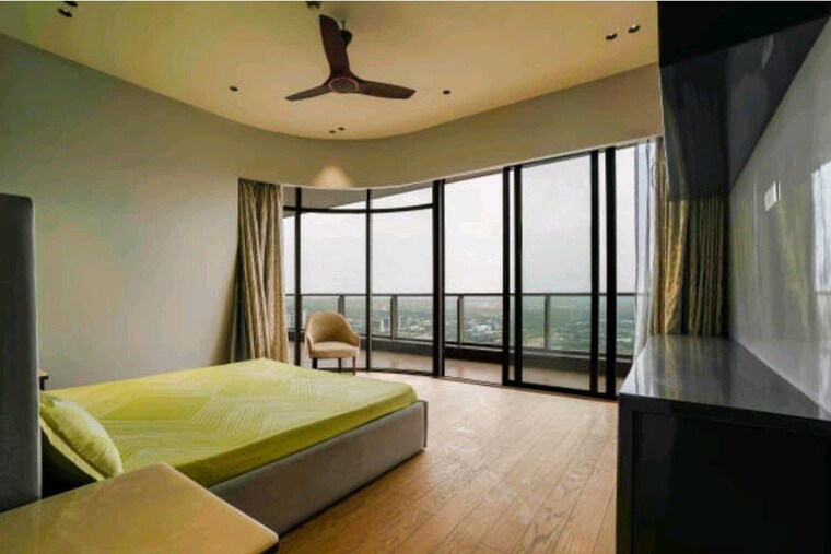 Bedroom, paras-quartier 4 Bedroom 6000 Sq.Ft. Apartment In Gwal Pahari Gurgaon 10549603