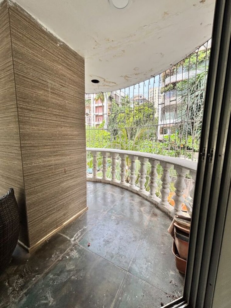 Balcony, hashu-niwas 3 Bedroom 1250 Sq.Ft. Apartment In Bandra West Mumbai 10549612