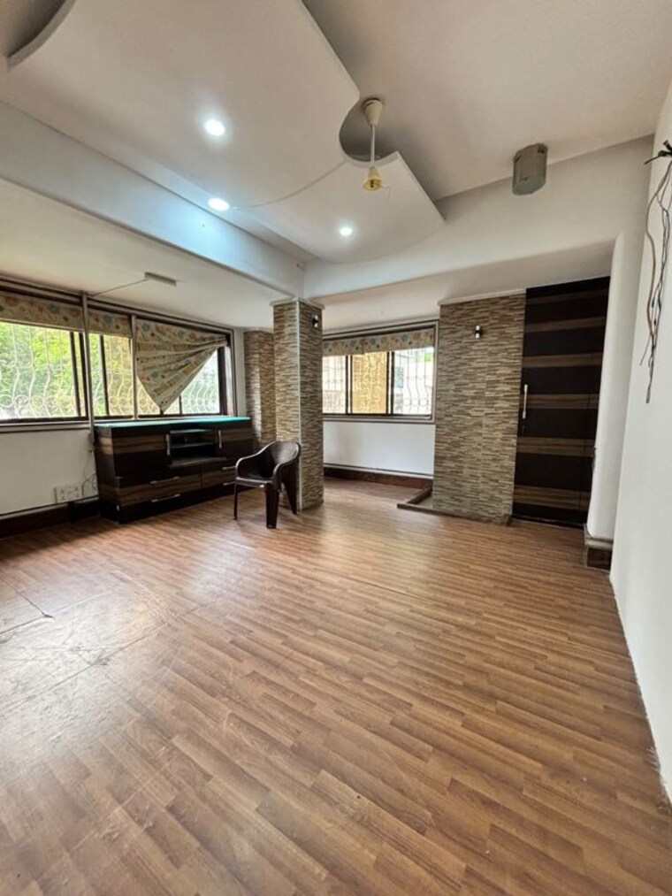 Parking, hashu-niwas 3 Bedroom 1250 Sq.Ft. Apartment In Bandra West Mumbai 10549612