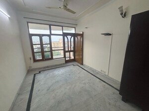 Room in 3 BHK Builder Floor at Sector 23 – for Rent
