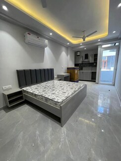 1 RkBuilder Floor For Rent in Saket