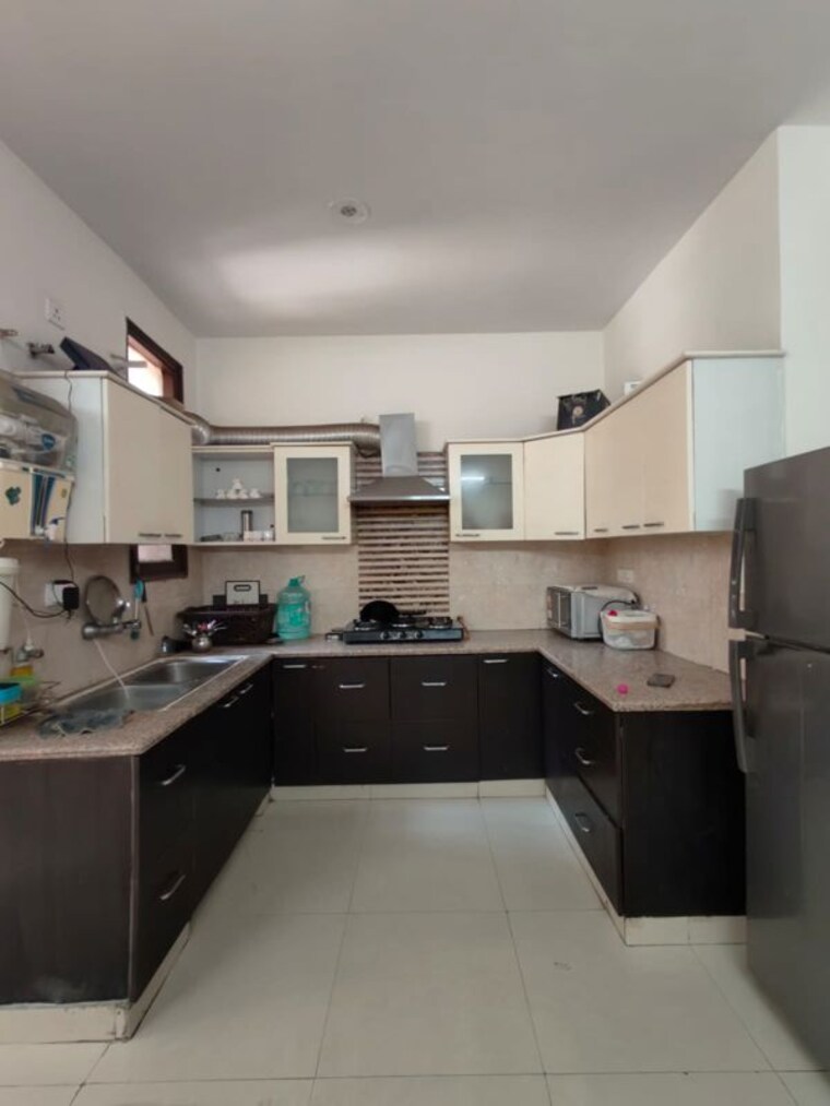 Kitchen, pir machalla 3 Bedroom 1650 Sq.Ft. Apartment In Pir Machalla Zirakpur 10549639