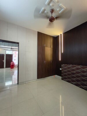Room in 3 BHK Apartment at Pir Machalla – for Sale