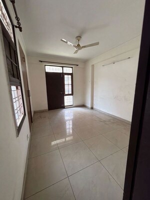 Building Lobby in 3 BHK Builder Floor at Palam Vihar – for Rent